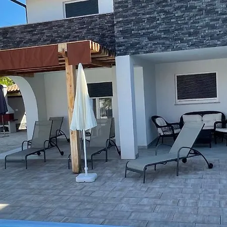 Mira ***** Villa
