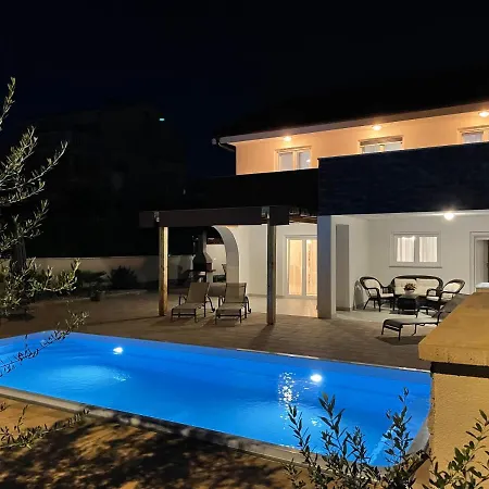 Villa Mira ***** Pinezici (Krk)