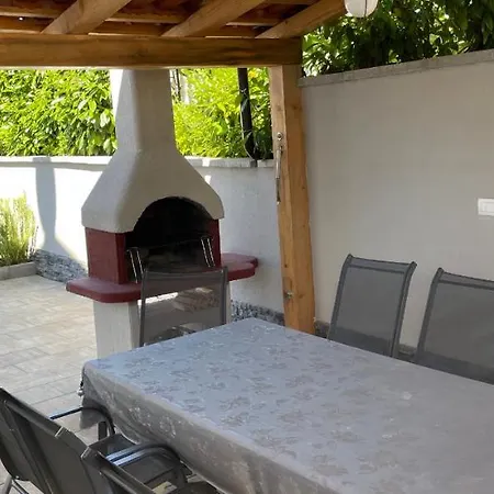 Mira ***** Villa