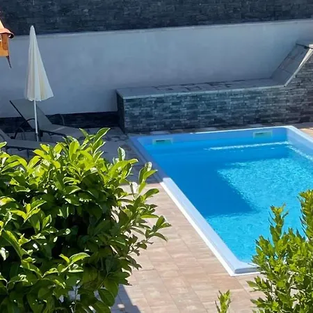 Villa Mira ***** Pinezici (Krk)