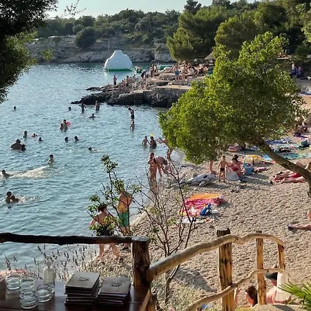 Mira ***** * Pinezici (Krk)