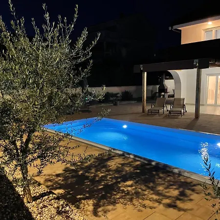 Villa Mira *****